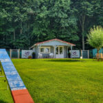 Hundeplatz mit Shop